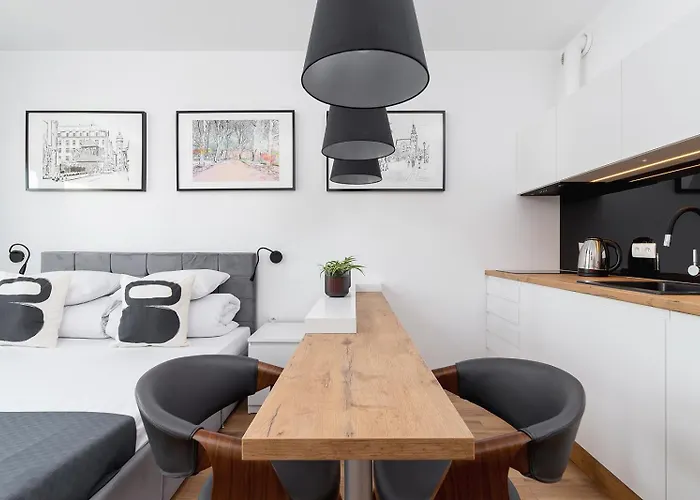 Apartmán With A Balcony And Ac - Rajska 3 Street